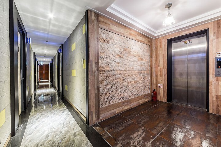 Ballroom/Hall 13 of 26