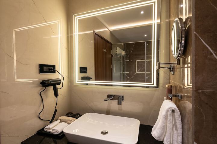 Room 34 of 50