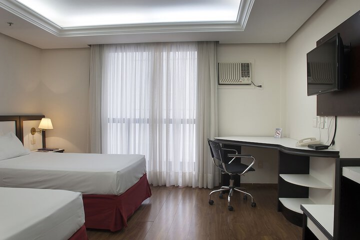 Room 33 of 66