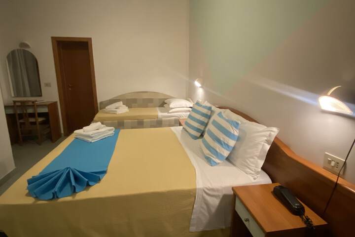 Room 45 of 142