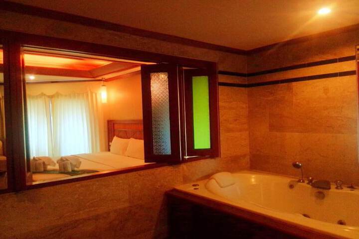 Room 10 of 79