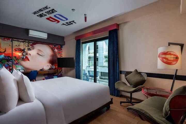 Room 16 of 43