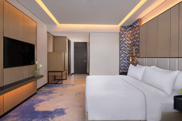 Room 18 of 90