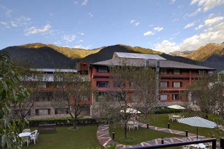 Hotel Exterior 99 of 120