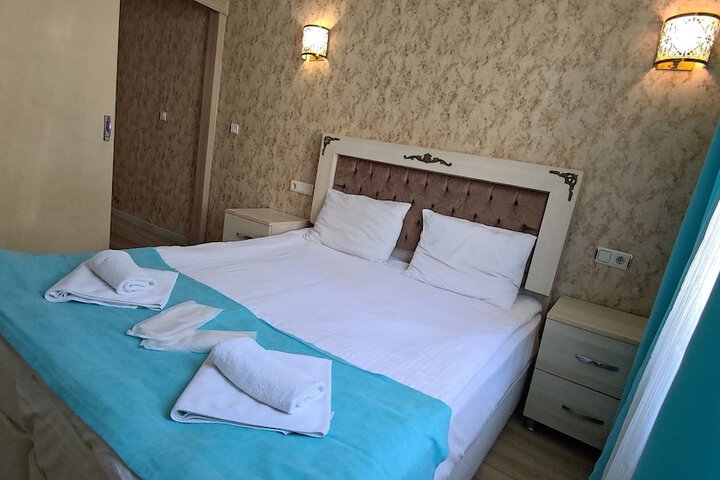 Room 42 of 104