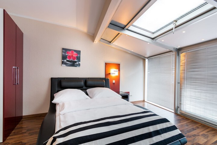 Room 18 of 33