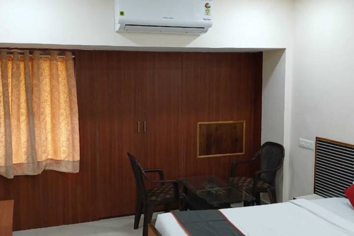 Room 10 of 31