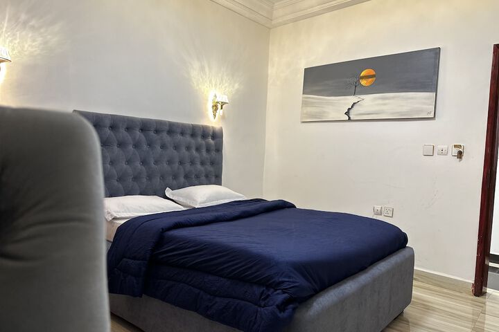 Room 14 of 34