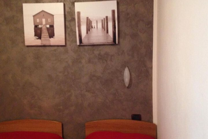 Room 13 of 40