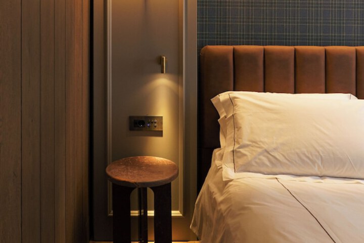 Room 8 of 44