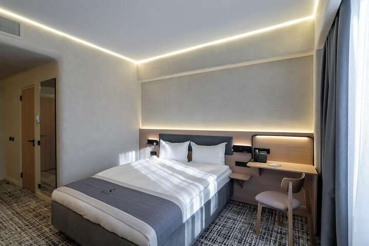 Room 7 of 36