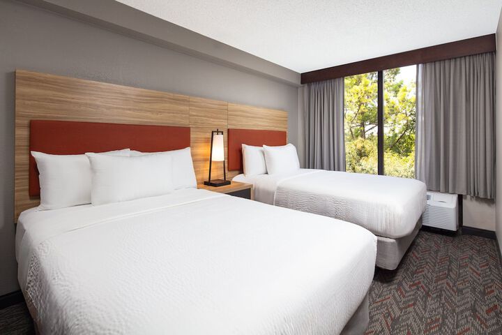 1 King Bed (7 of 8)