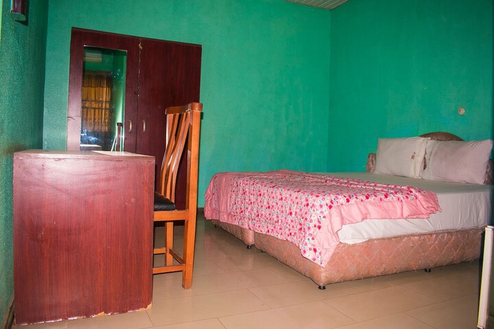 Room 25 of 53