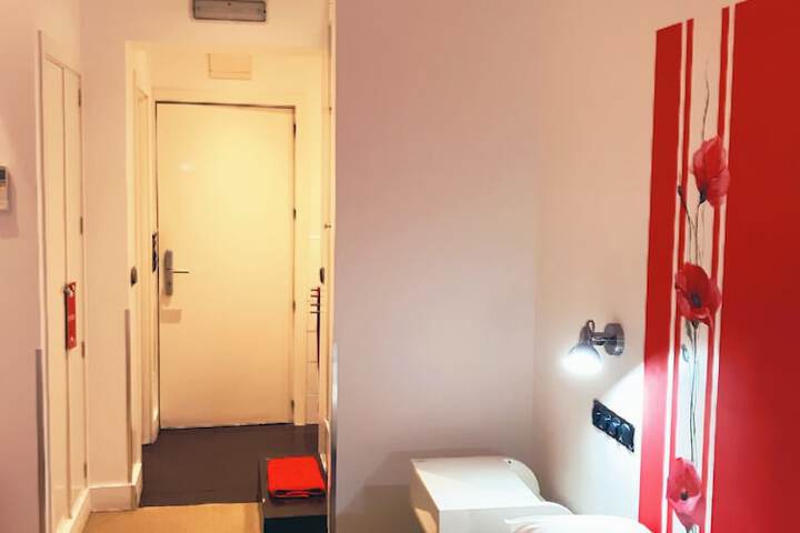 Room 6 of 20