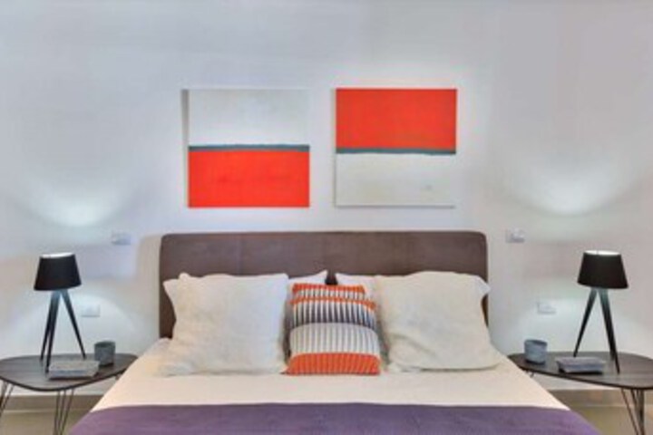 Room 13 of 20