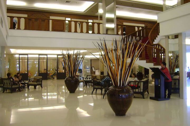 Hotel Lobby