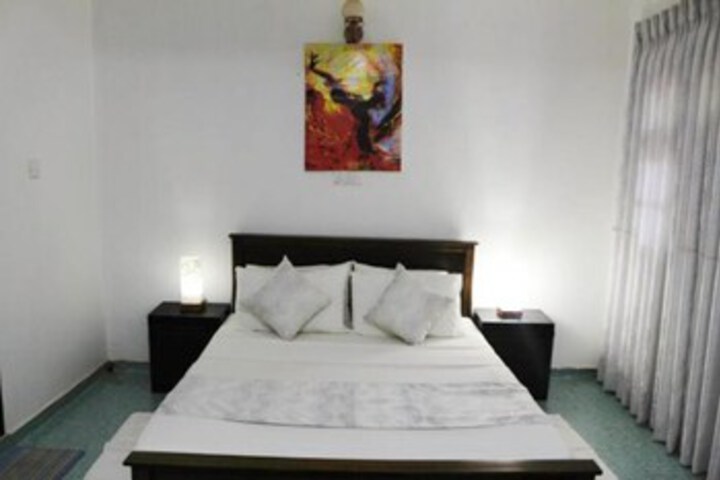Room 16 of 22