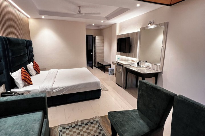 Room 8 of 78