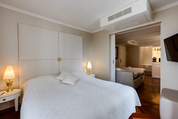 Room 30 of 70