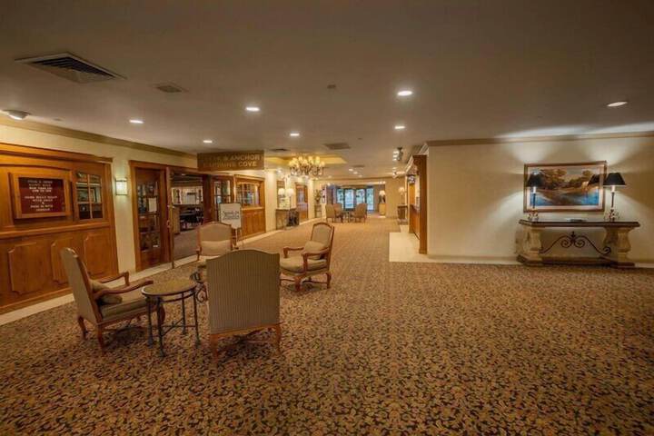 Entrance & Lobby