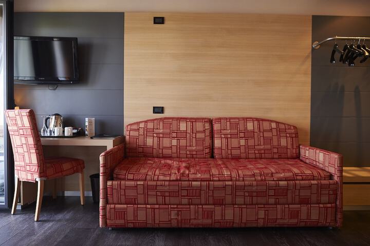 Room 31 of 176