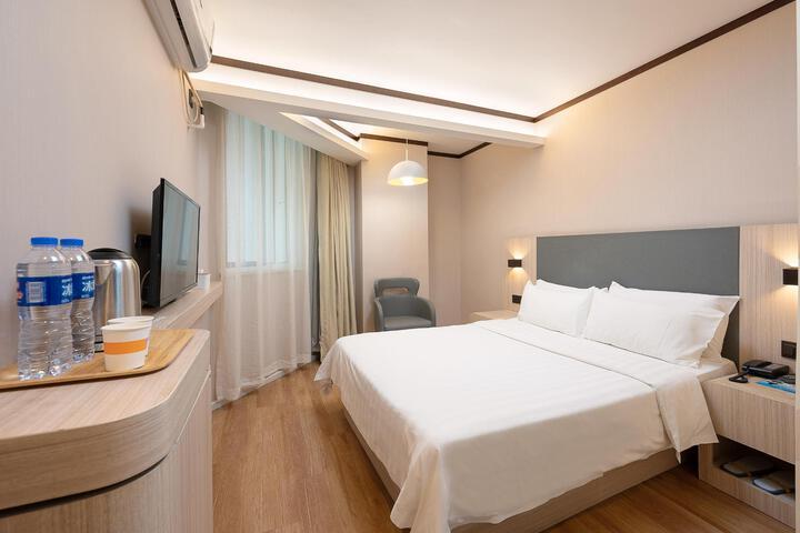 Room 12 of 47