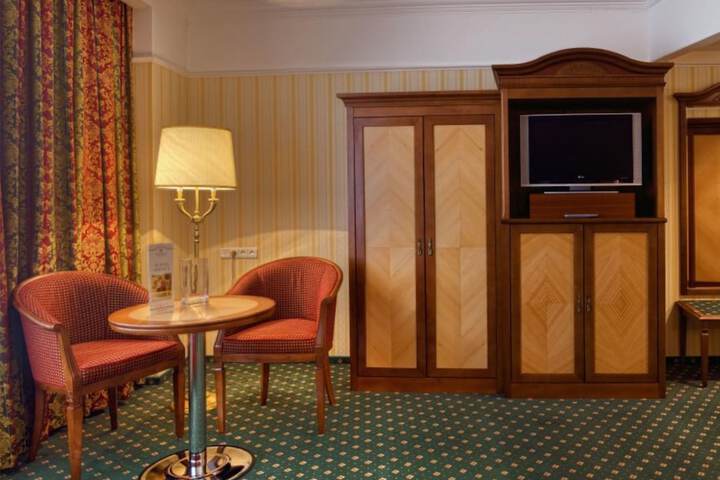 Room 13 of 47