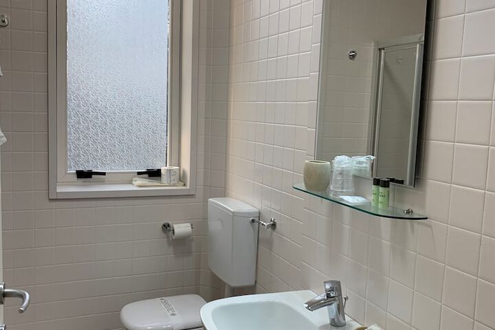 Room 14 of 18