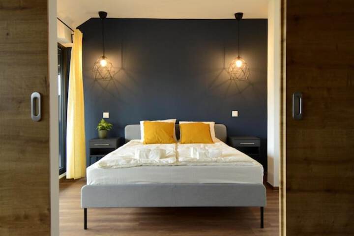 Room 28 of 62