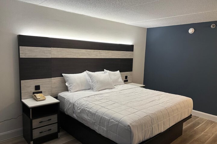 Room 7 of 27