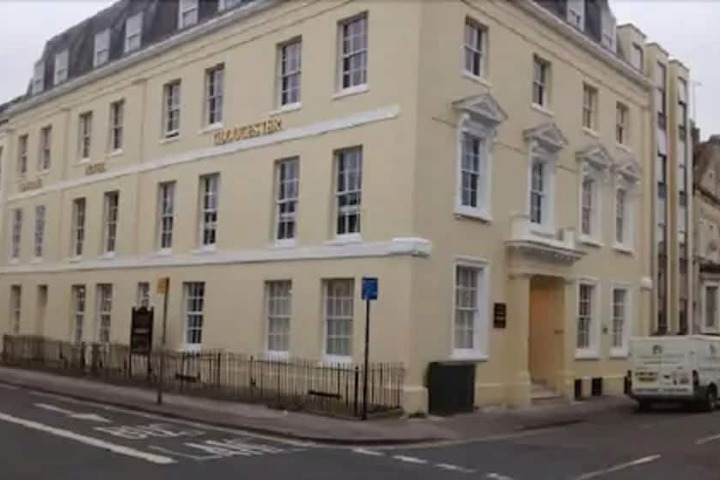 Central Hotel Gloucester by Roomsbooked