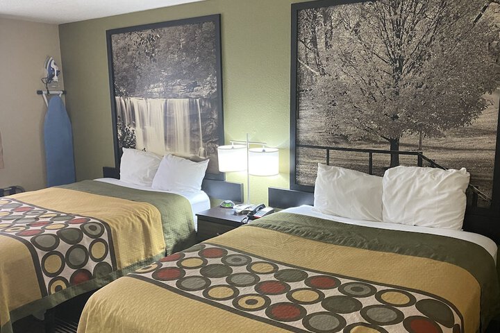 2 Double Beds (4 of 9)