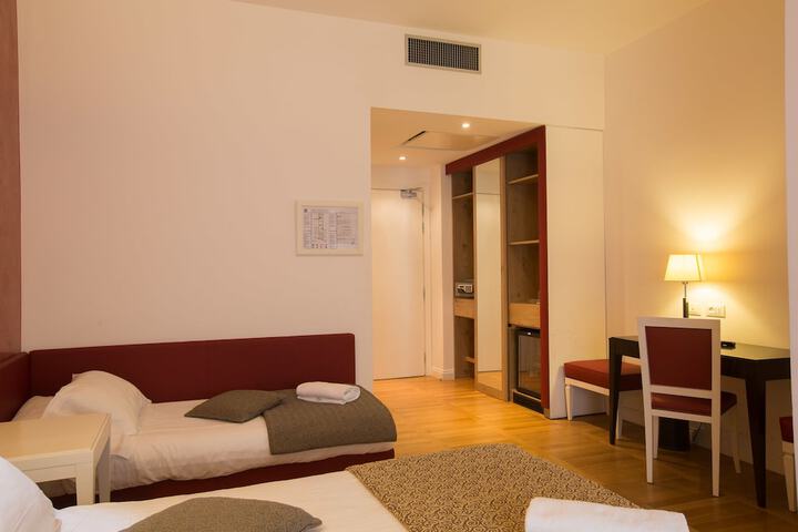 Room 65 of 169
