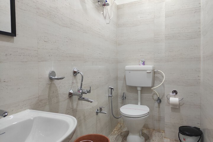 Room 12 of 21