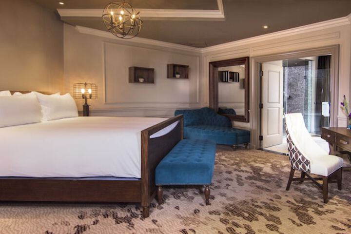 Room 4 of 52