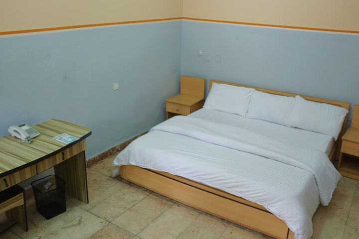 Room 11 of 26