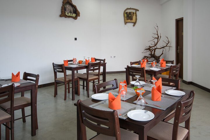 Dining 37 of 47