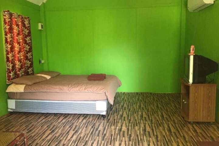 Room 4 of 43