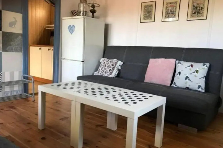 Room 2 of 12