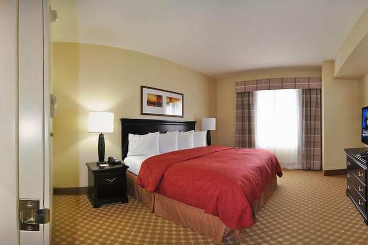 1 King Bed (8 of 18)