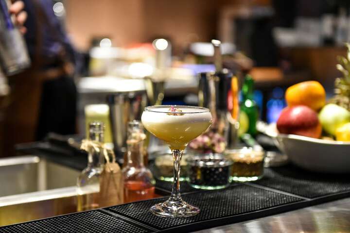 Lounge 56 of 67