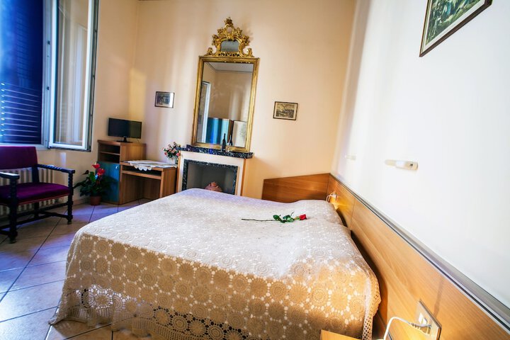 Room 7 of 53