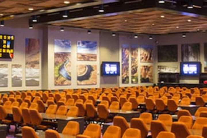 Entertainment 10 of 32