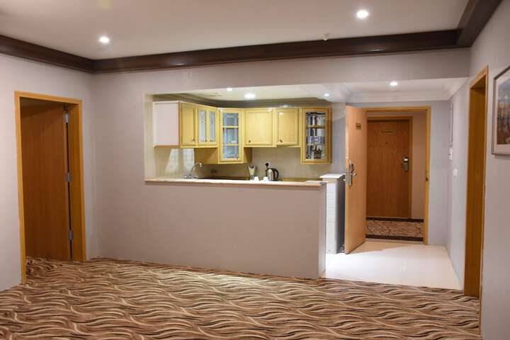 Room 28 of 60