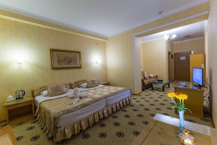 Room 10 of 41