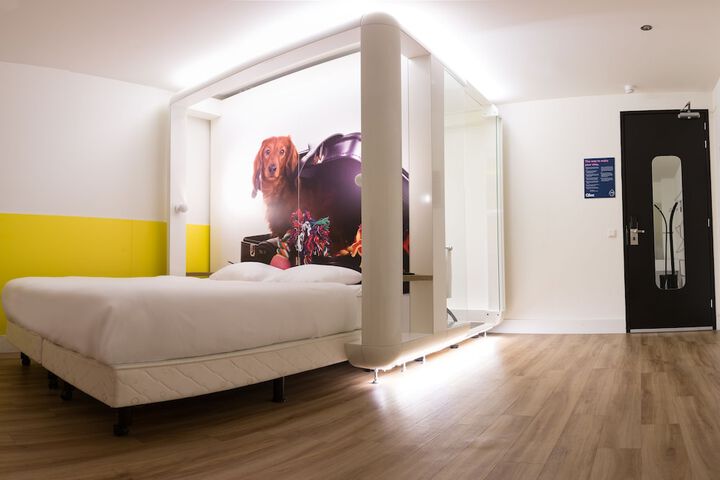 Room 8 of 54