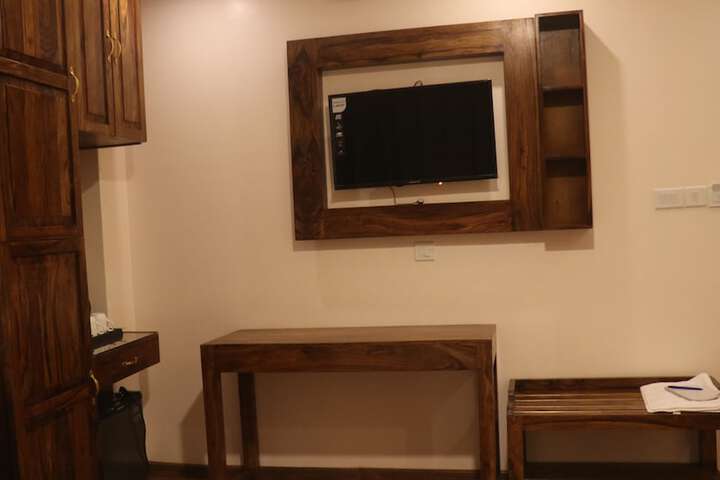 Room 4 of 52