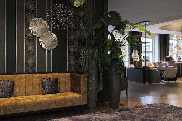 Guest Lobby