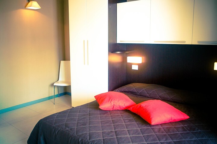 Room 4 of 31
