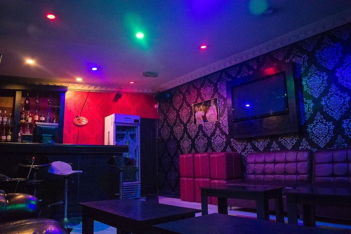 Lounge 56 of 57